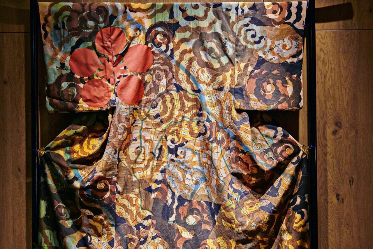 Hyatt Centric Kanazawa Exteriör bild A silk fabric