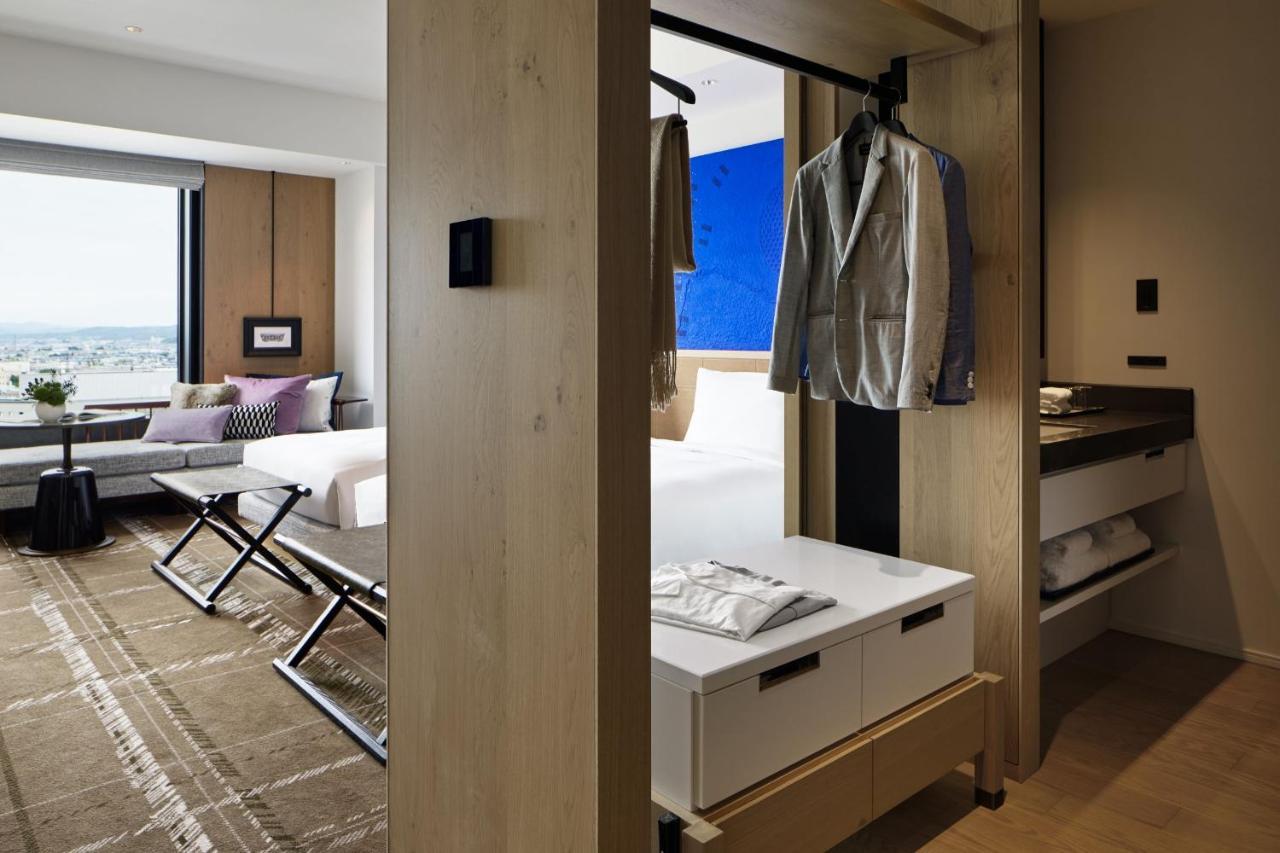 Hyatt Centric Kanazawa Exteriör bild A room at the hotel