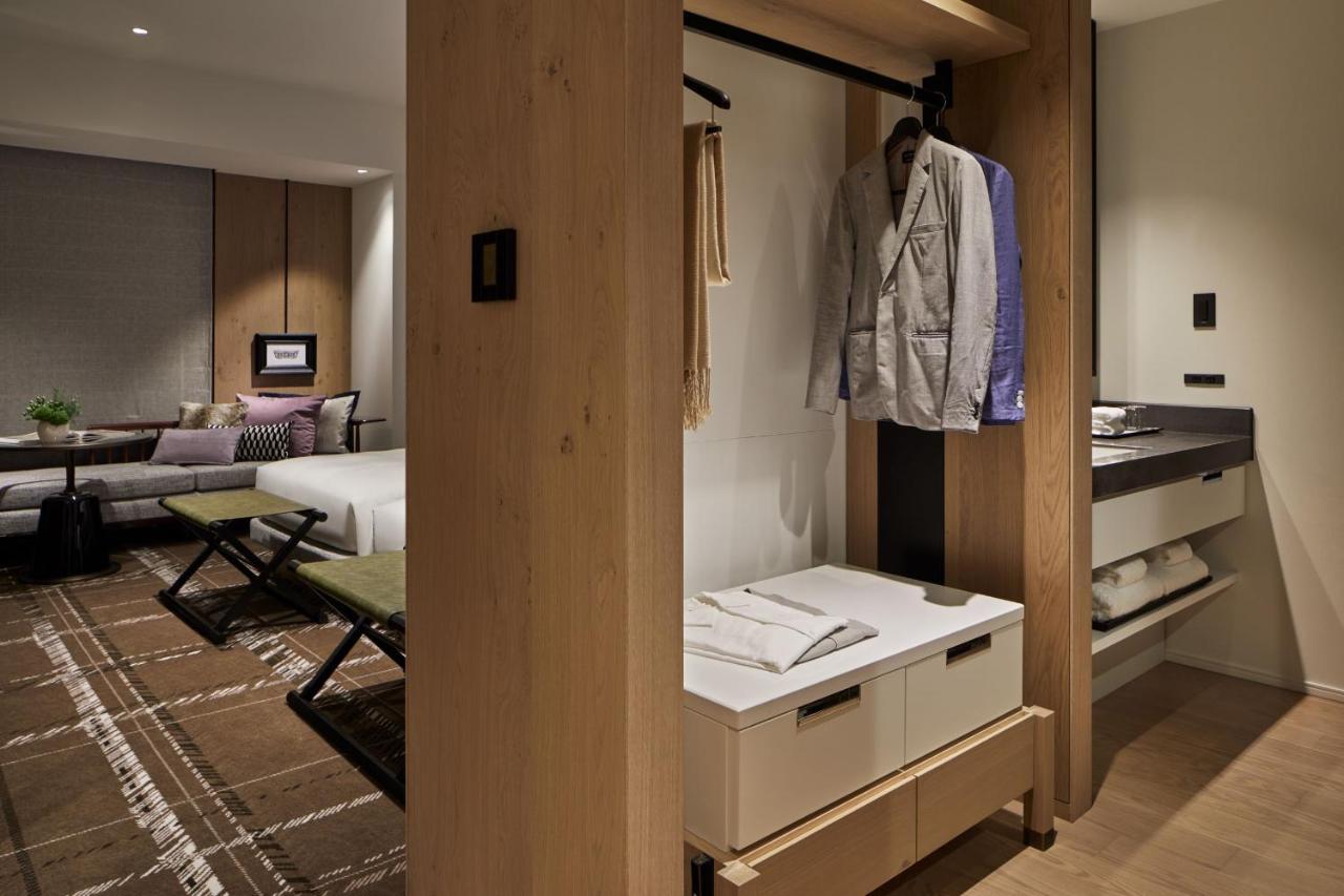 Hyatt Centric Kanazawa Exteriör bild A guest room at the hotel