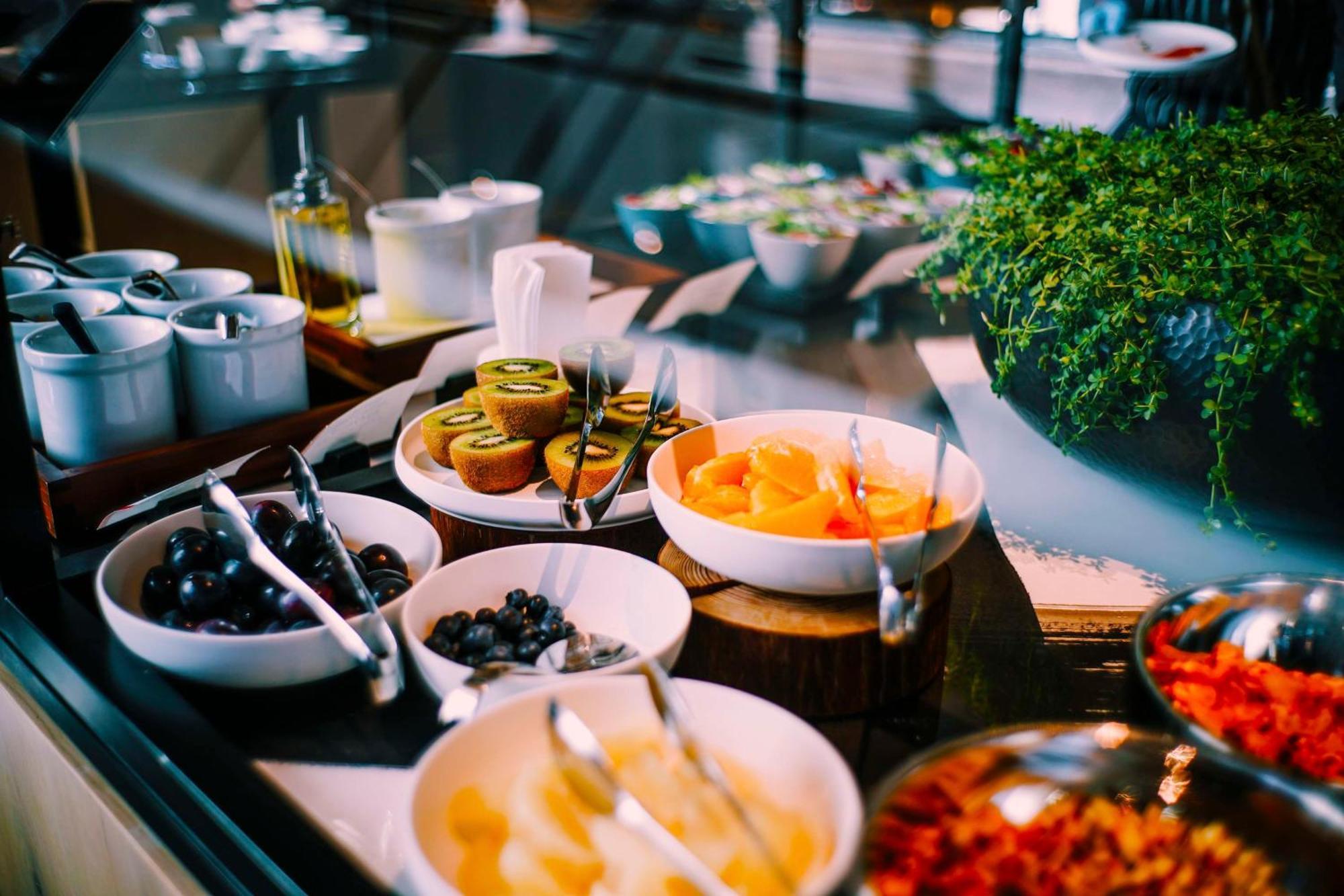 Hyatt Centric Kanazawa Exteriör bild A buffet at a hotel
